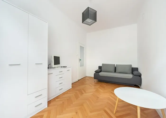 Plac Zbawiciela 3-bedroom ורשה