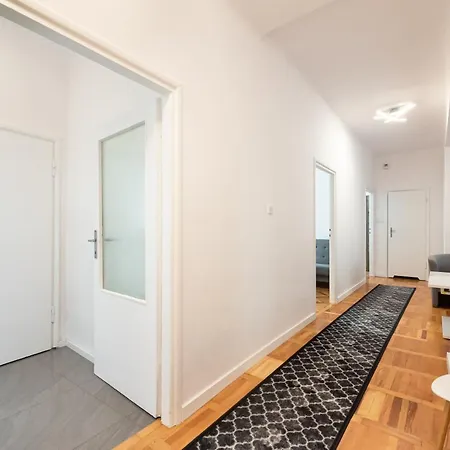 Apartment Plac Zbawiciela 3-bedroom *