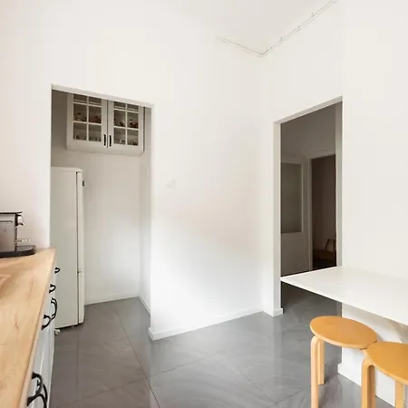 Apartment Plac Zbawiciela 3-bedroom Warsaw