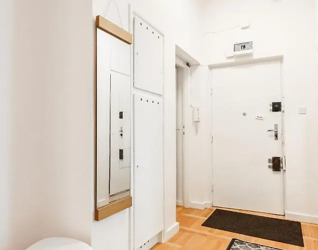 Plac Zbawiciela 3-bedroom Апартаменты *