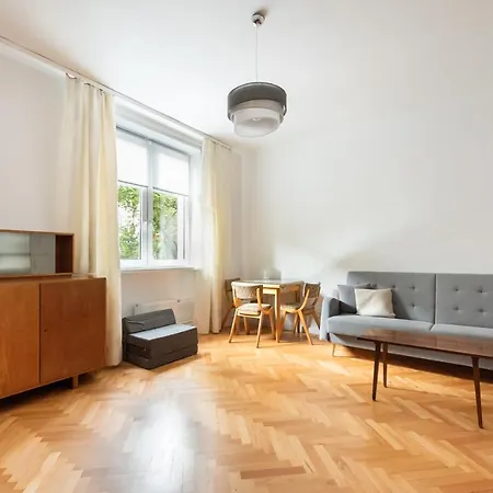 Plac Zbawiciela 3-bedroom Appartement *