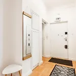 Plac Zbawiciela 3-bedroom شقة *